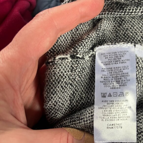 Black and White Houndstooth Knit Top - Picture 7 of 7